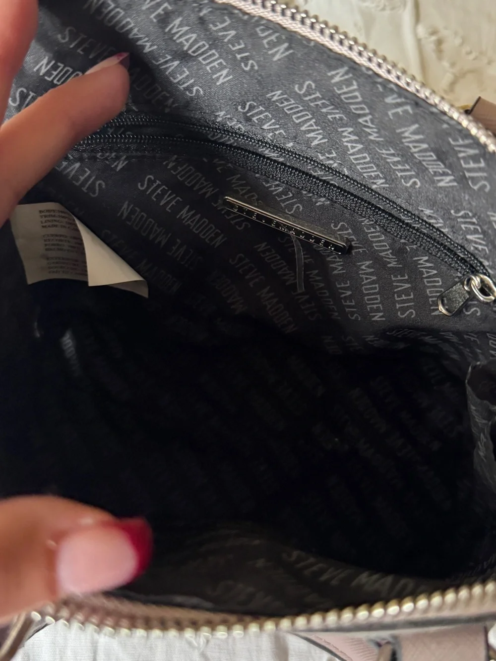 Steve Madden compact dome